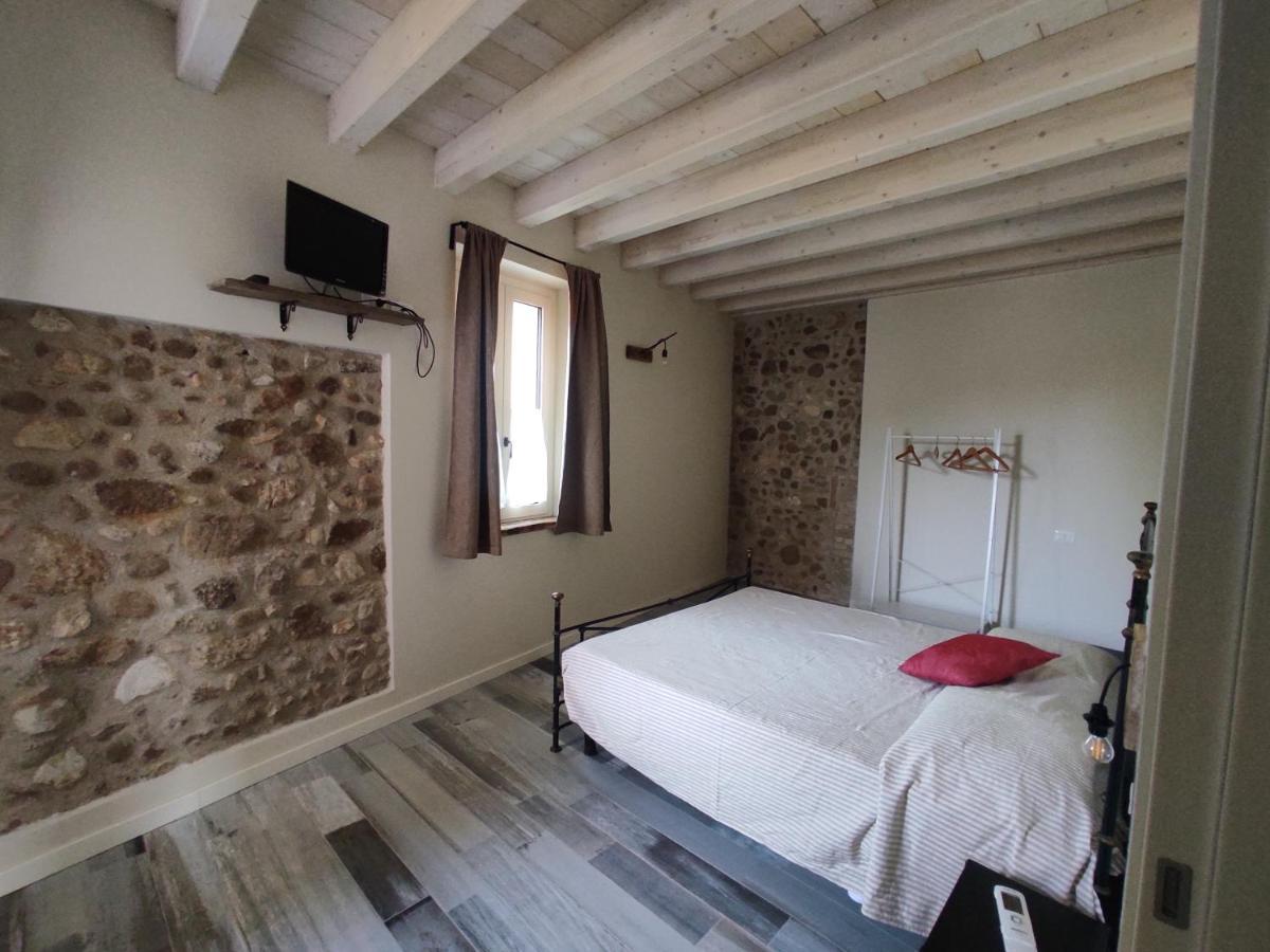 شقة La Casa Di Paolina - Affitti Brevi ديسينسانو ديل غاردا المظهر الخارجي الصورة